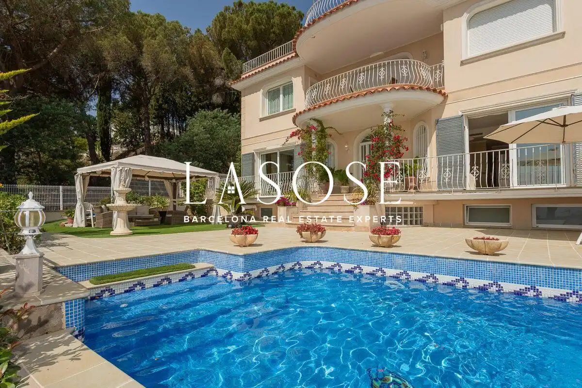 Swimming pool of Houses for sale in Arenys de Munt  with Air Conditioner, Private garden and Terrace