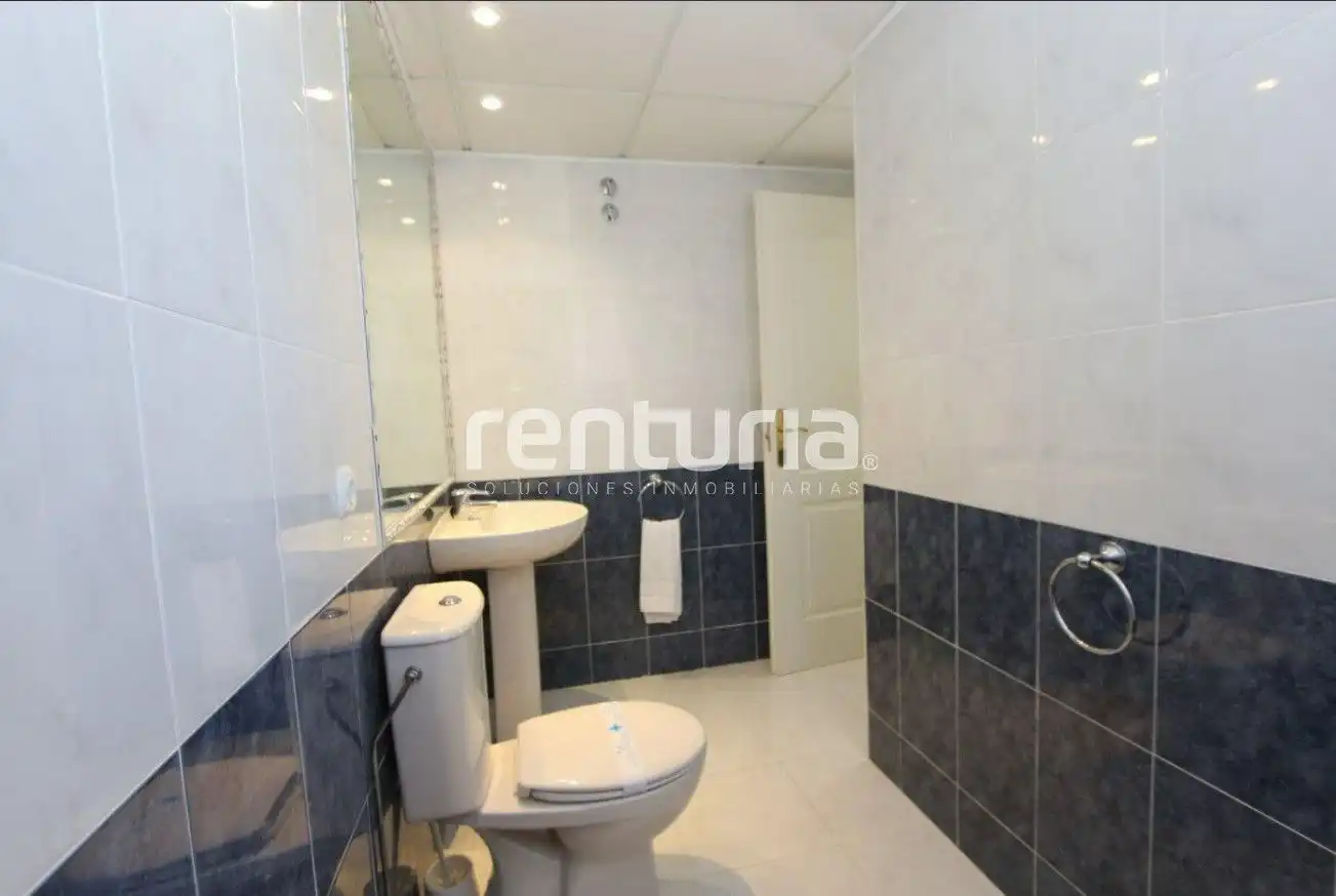 Bathroom of Attic for sale in Calpe / Calp  with Air Conditioner, Terrace and Furnished