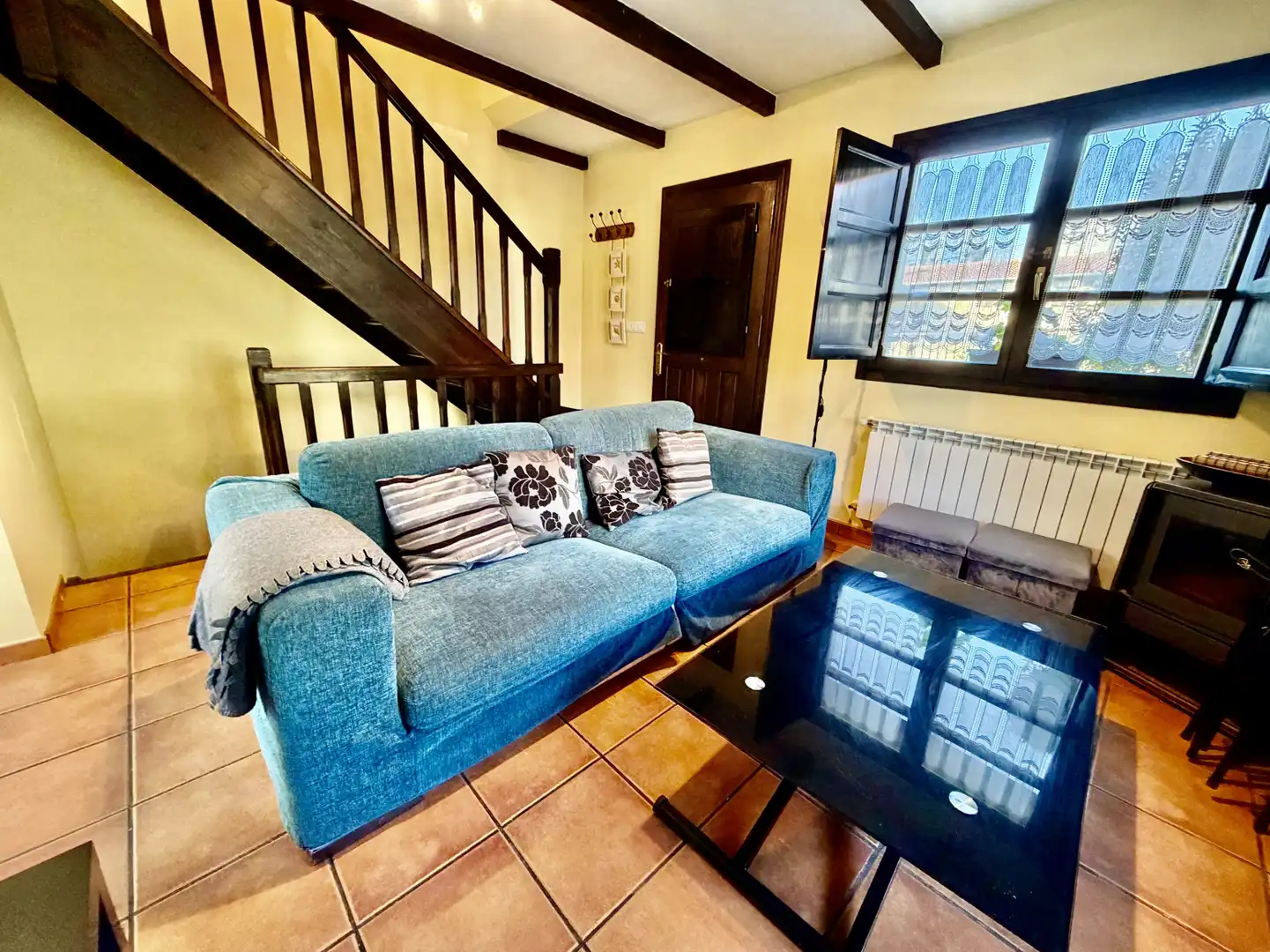 Living room of Detached homes for sale in Santillana del Mar  with Heating, Private garden and Furnished