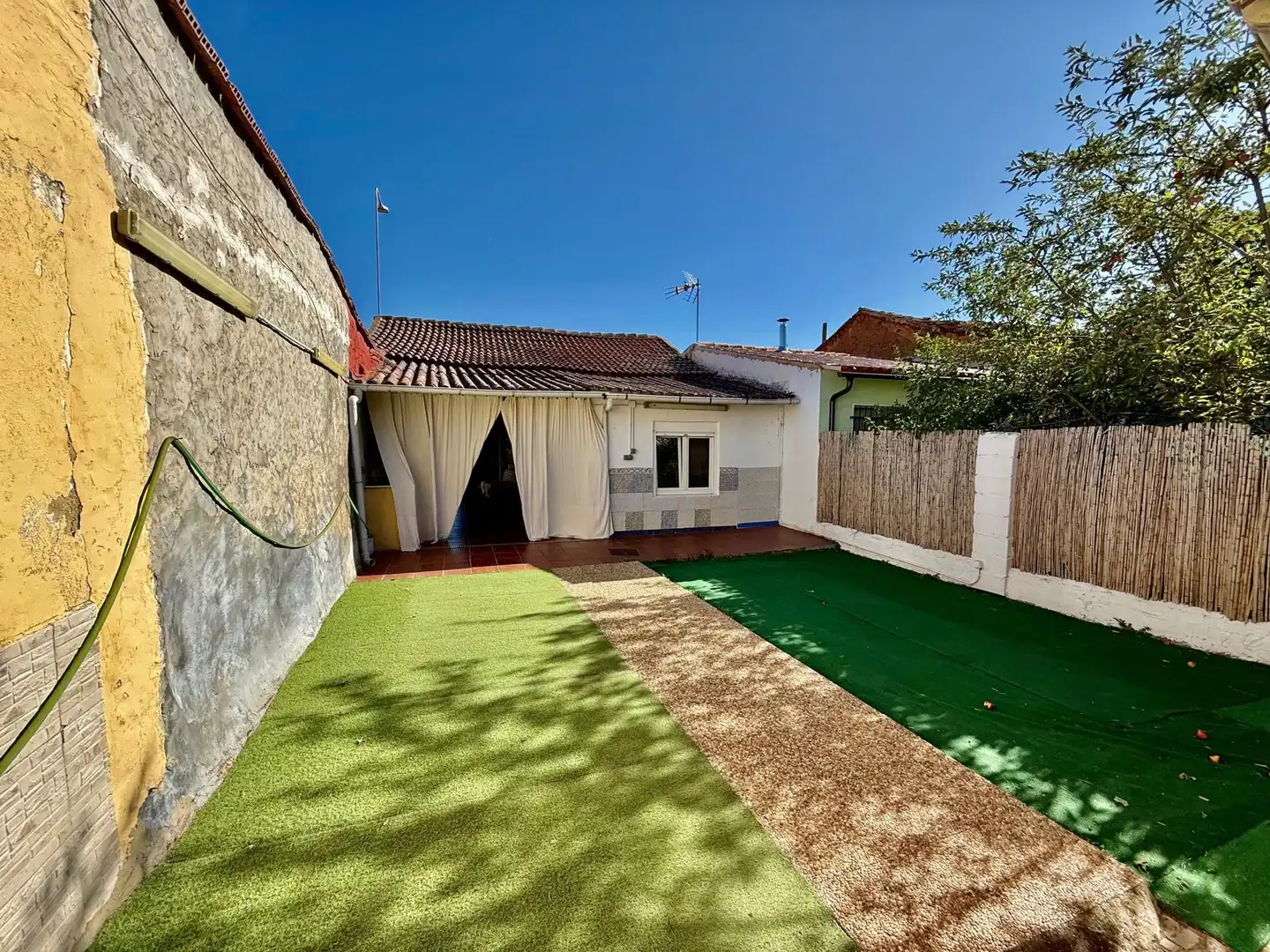 Terraced house for sale in Valdevimbre, imagen 2