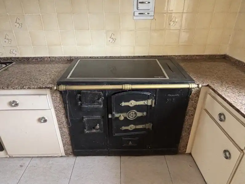 Cuina de Casa o xalet en venda en Ortigueira amb Calefacció, Jardí privat i Traster