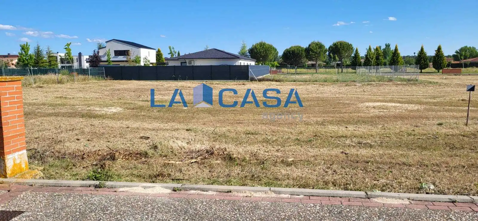 Lands and plots for sale in Calle Irlanda