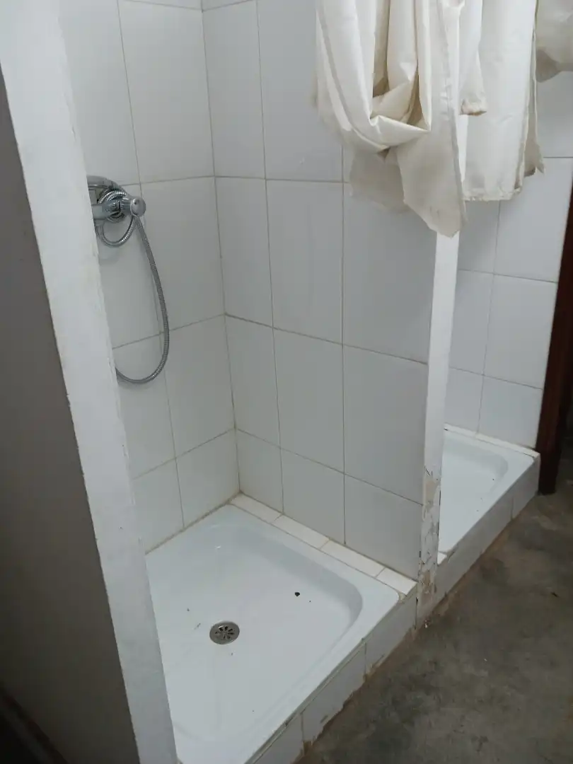 Badezimmer von Fabrikhallen zur Miete in Larache