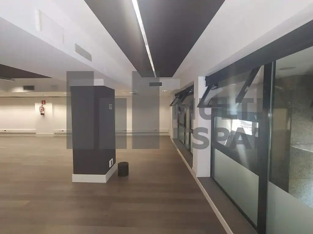 Business premises to rent in Carrer de Calàbria, imagen 55