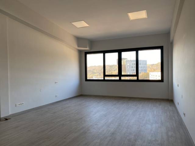 Oficina en Alquiler en Ubarburu Pasealekua en Martutene