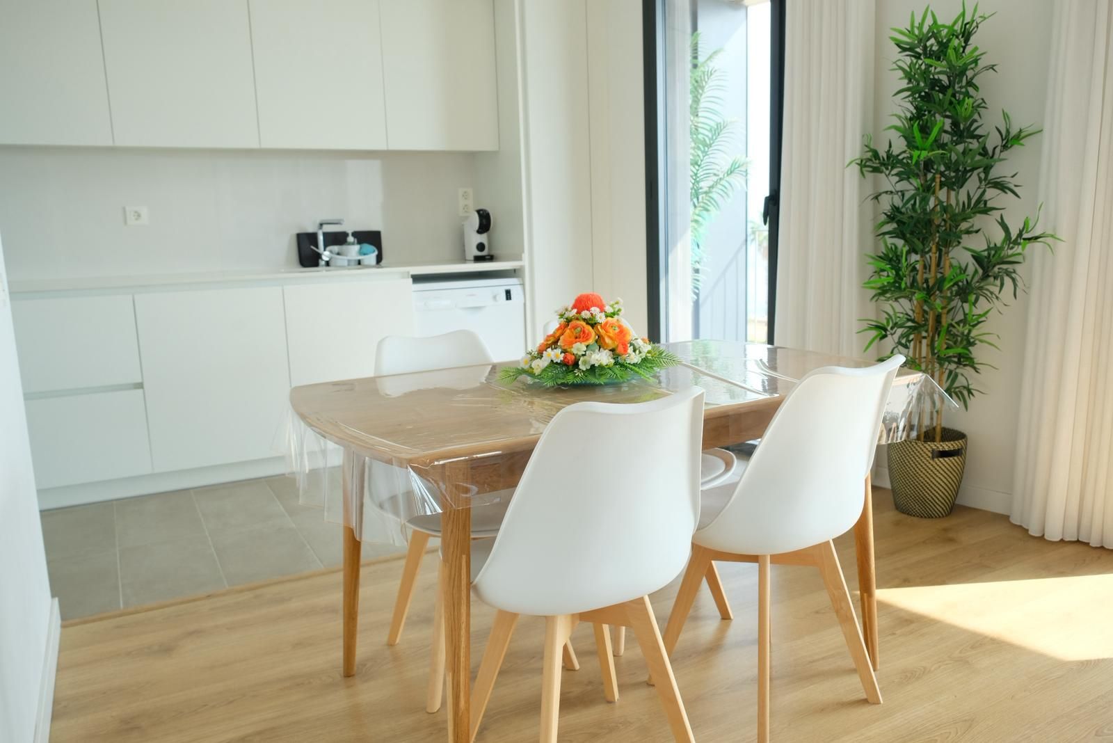 Menjador de Pis de lloguer en Badalona amb Calefacció, Jardí privat i Piscina