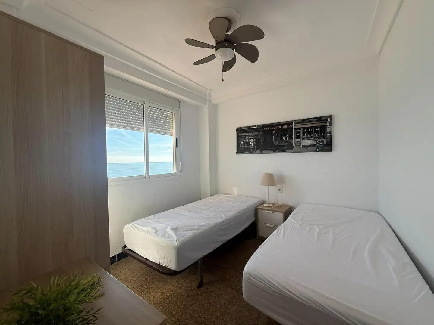 Habitación de Apartamento en venta en Tavernes de la Valldigna con Terraza, Trastero y Amueblado