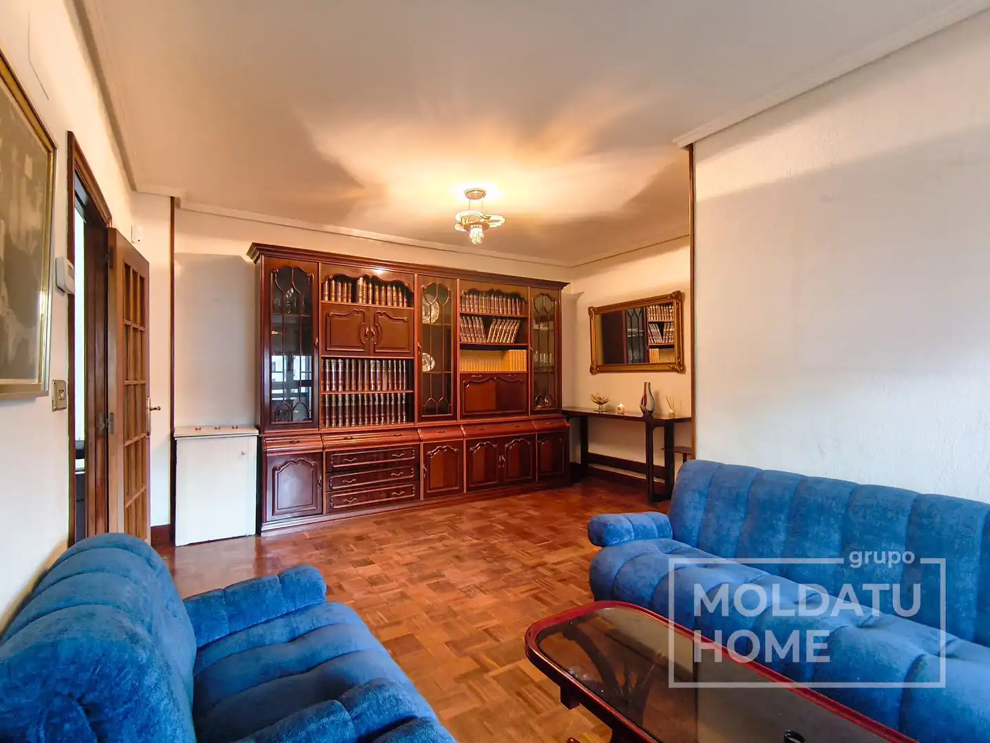 Living room of Flat for sale in Bilbao   with Heating, Terrace and Furnished