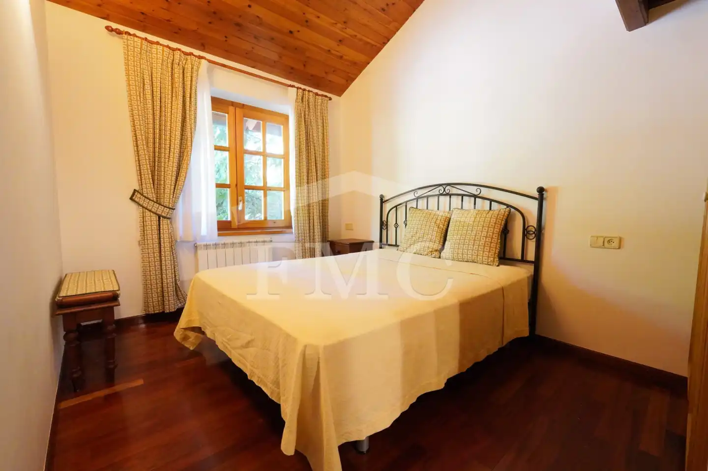 Bedroom of Houses for rent in Alp poble