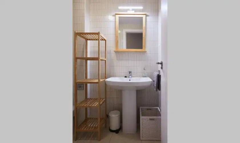 Baño de Apartamento de alquiler en Carboneras con Aire acondicionado, Terraza y Amueblado