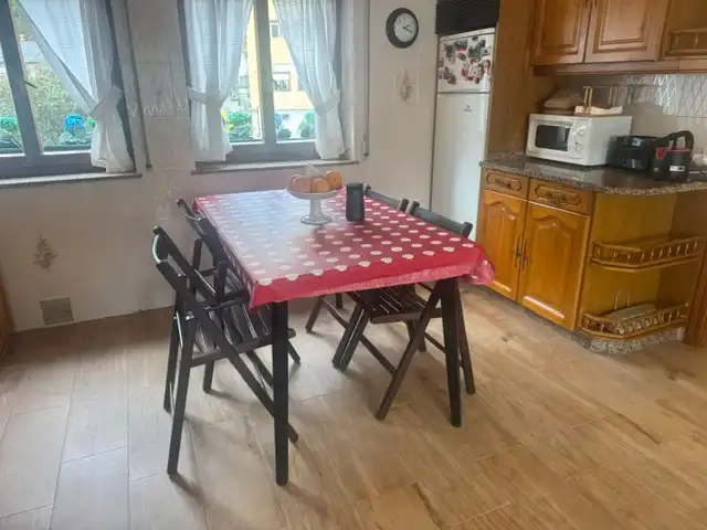 Menjador de Pis en venda en Vegadeo amb Calefacció, Parquet i Moblat