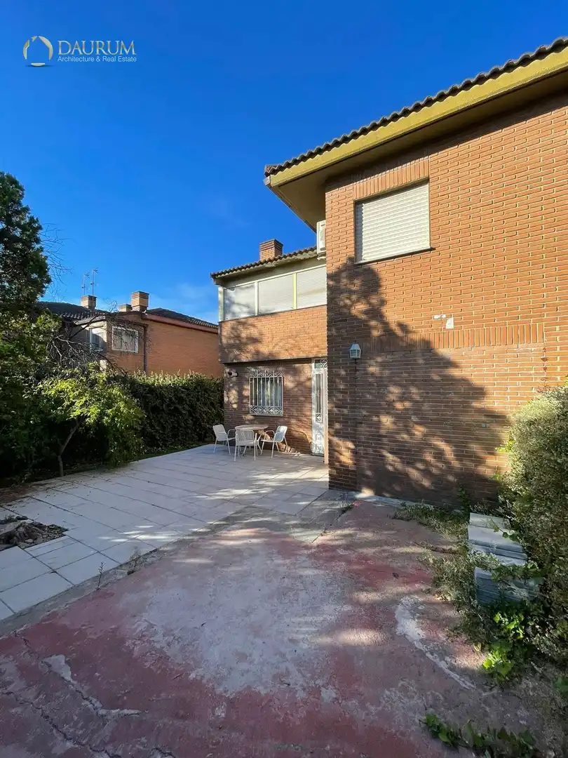 Vista exterior de Casa o xalet en venda en Rivas-Vaciamadrid amb Aire condicionat, Calefacció i Terrassa