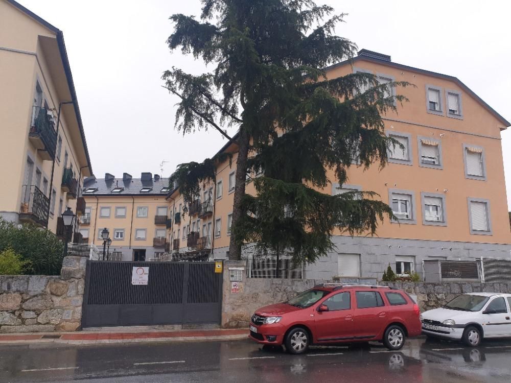 Vista exterior de Garatge en venda en Collado Villalba