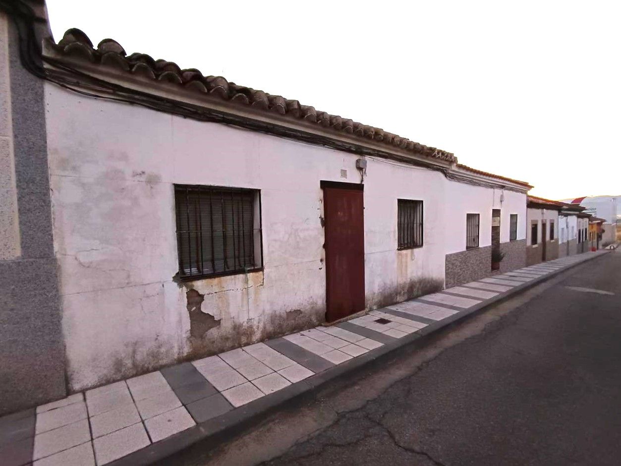 Vista exterior de Casa o xalet en venda en Puertollano amb Terrassa