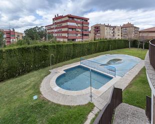 Swimming pool of Flat to rent in  Granada Capital  with Heating, Private garden and Community pool