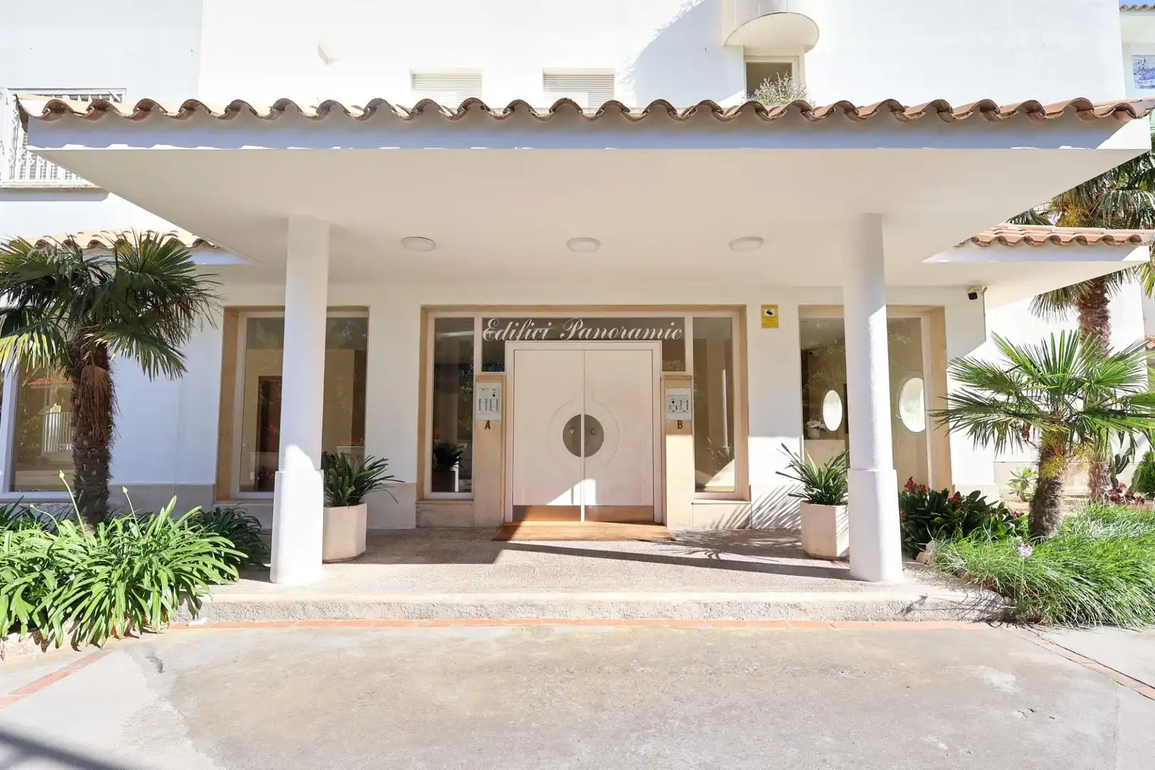 Piso en venta en Sant Pere de Ribes con Calefacción, Terraza y Piscina comunitaria