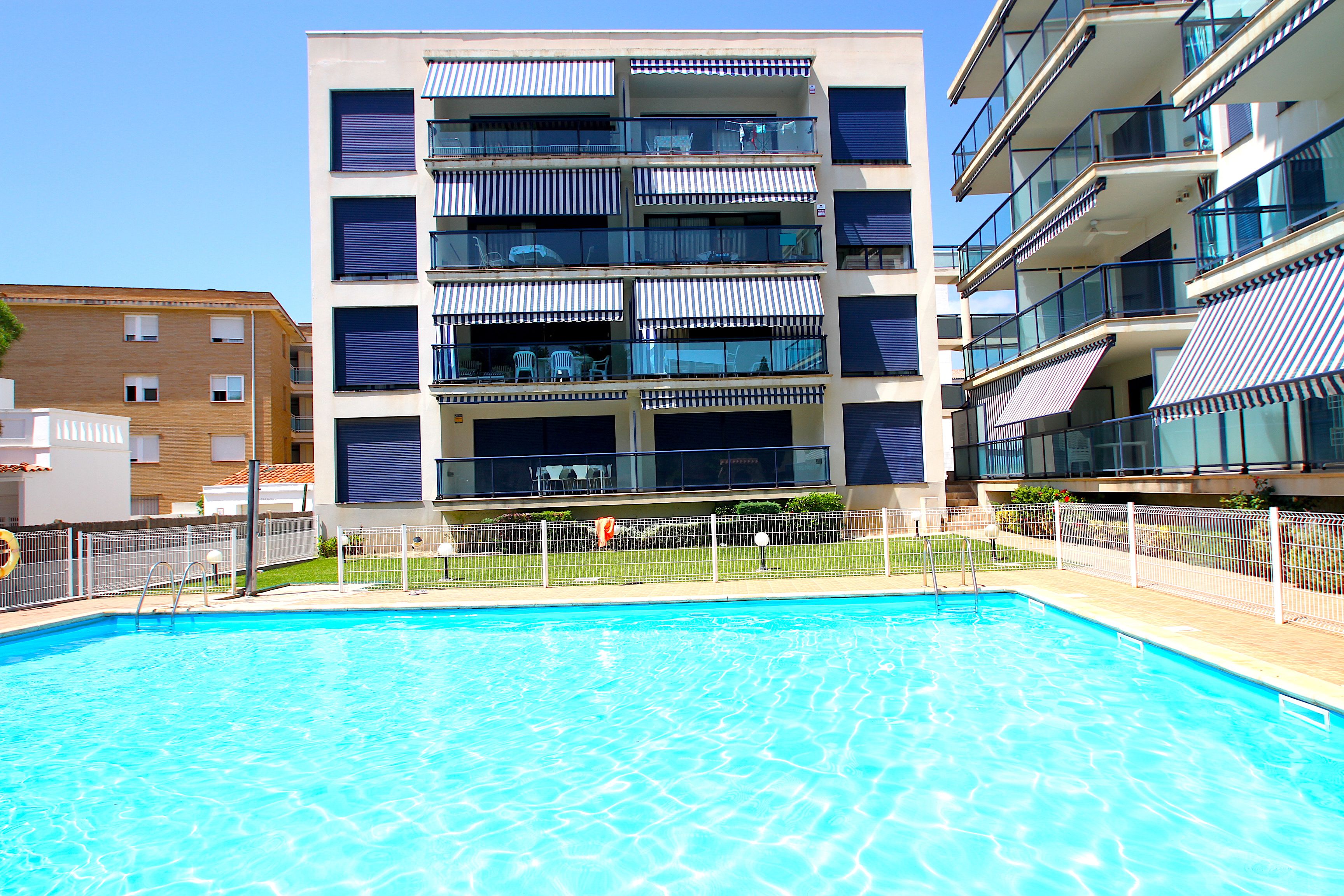 Piscina de Apartamento en venta en Vandellòs i l'Hospitalet de l'Infant con Aire acondicionado, Calefacción y Terraza