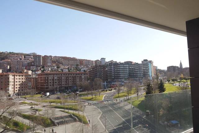 Piso en Alquiler en Zumalacárregui Etorbidea, 17 en Barrio de Uribarri