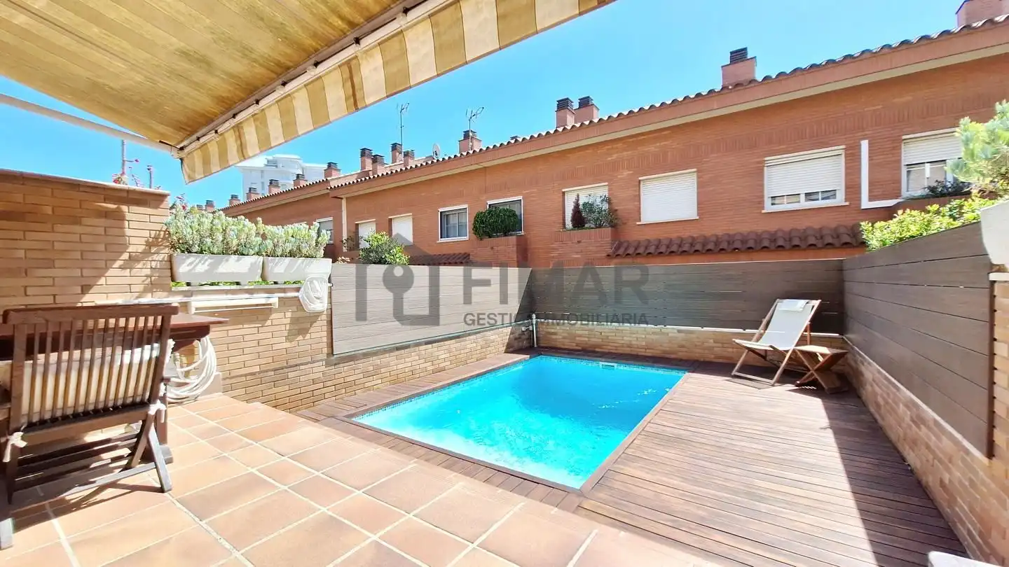 Piscina de Casa o chalet en venta en Vilassar de Mar con Aire acondicionado, Calefacción y Jardín privado