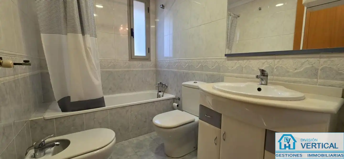 Baño de Piso en venta en Manises con Aire acondicionado, Calefacción y Trastero