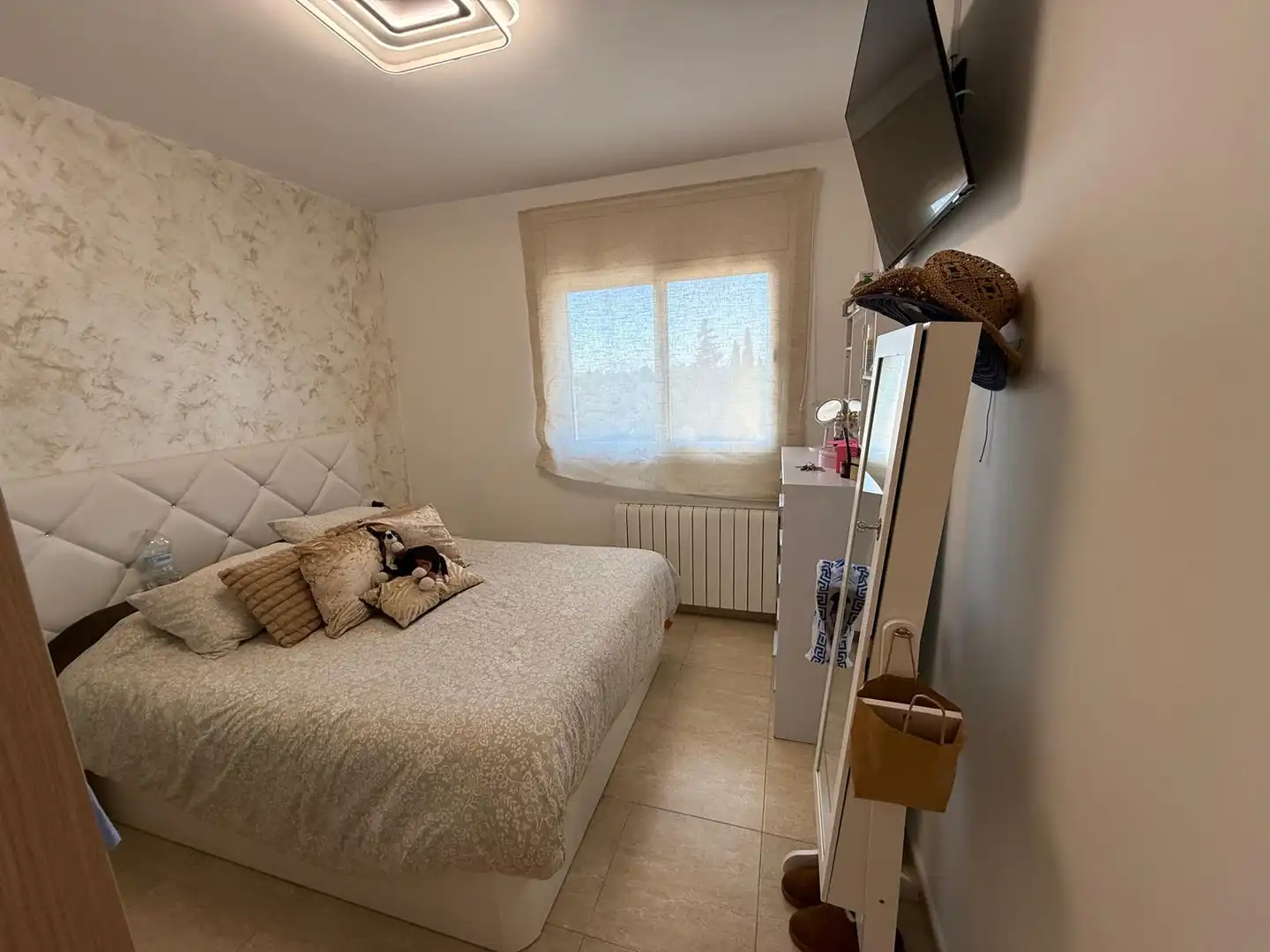 Habitación de Apartamento en venta en Roda de Berà con Aire acondicionado, Calefacción y Jardín privado
