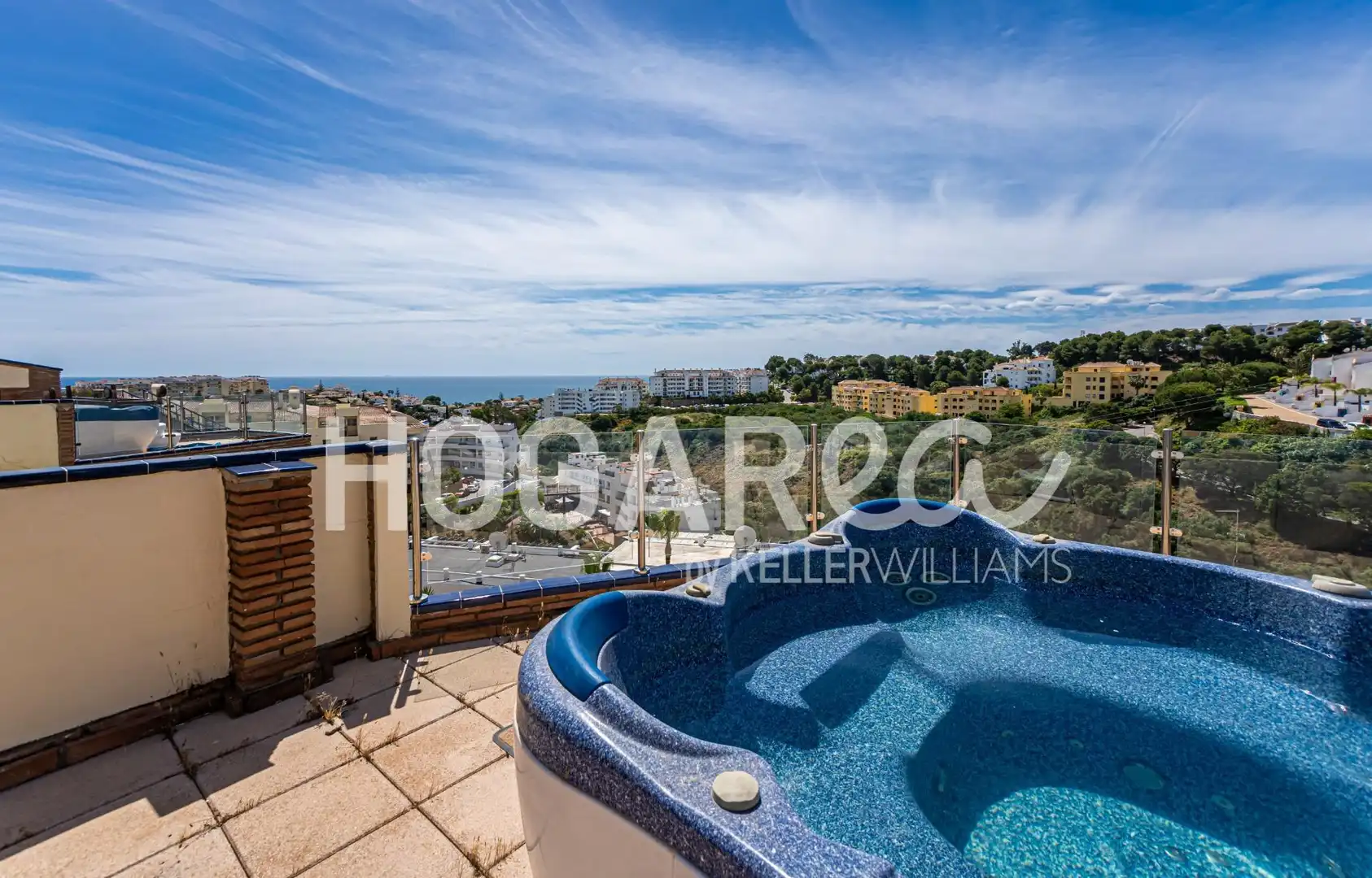 Piscina de Àtic en venda en Mijas amb Aire condicionat, Jacuzzi i Piscina comunitària