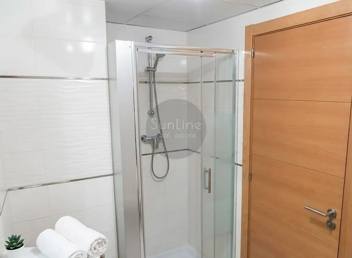 Baño de Piso de alquiler en Valencia con Aire acondicionado, Amueblado y Balcón