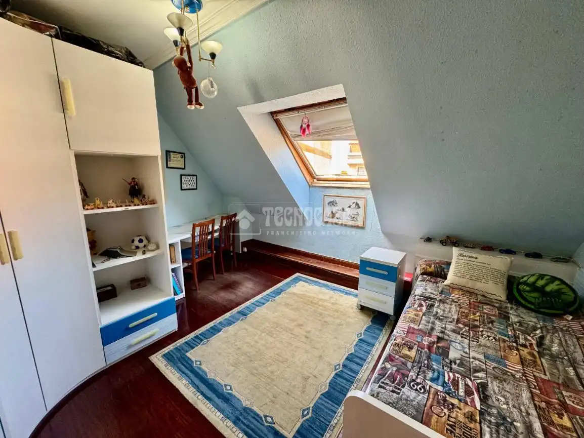 Habitación de Piso en venta en El Astillero   con Calefacción, Parquet y Terraza