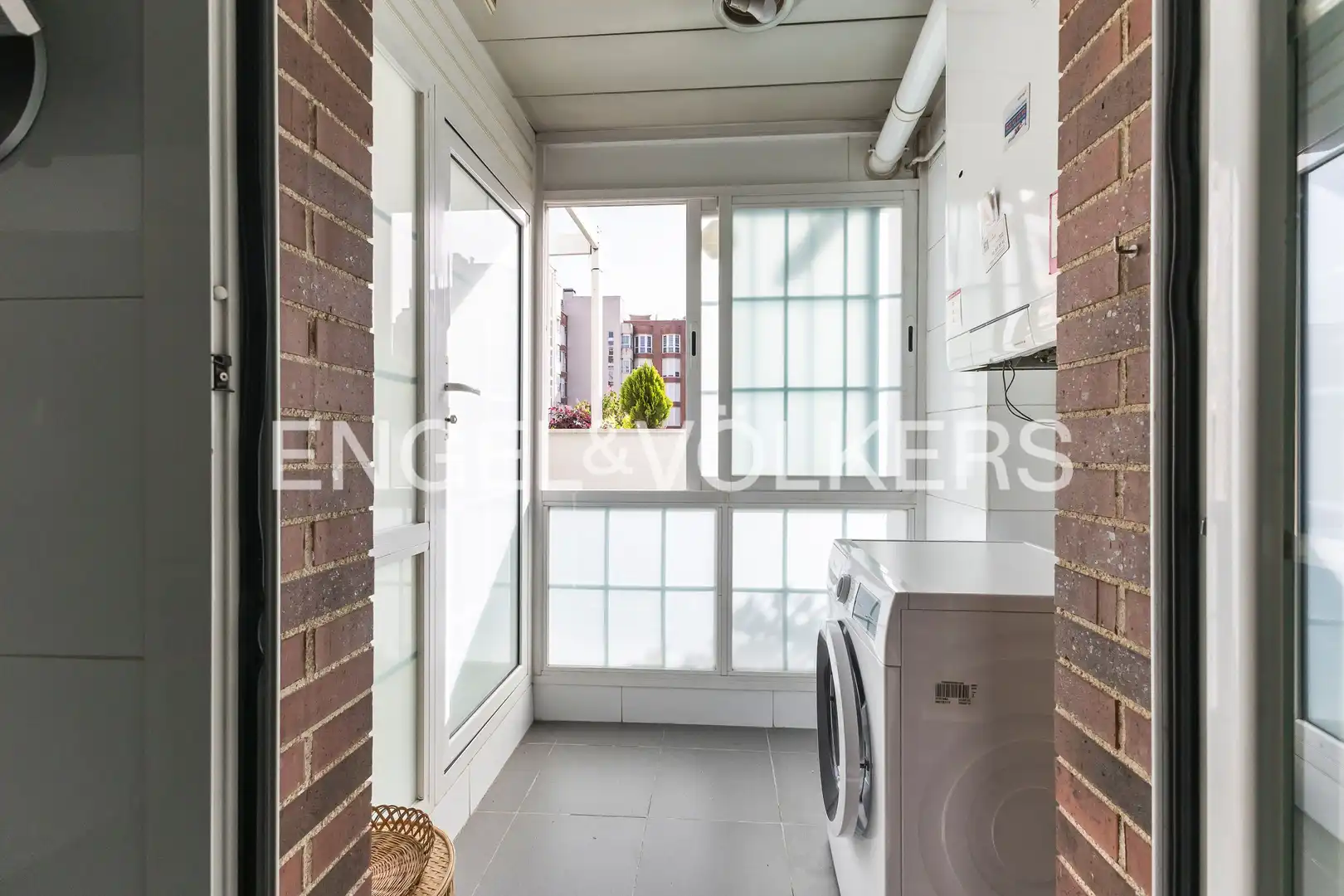 Terraza de Piso en venta en Madrid con Aire acondicionado, Calefacción y Jardín privado