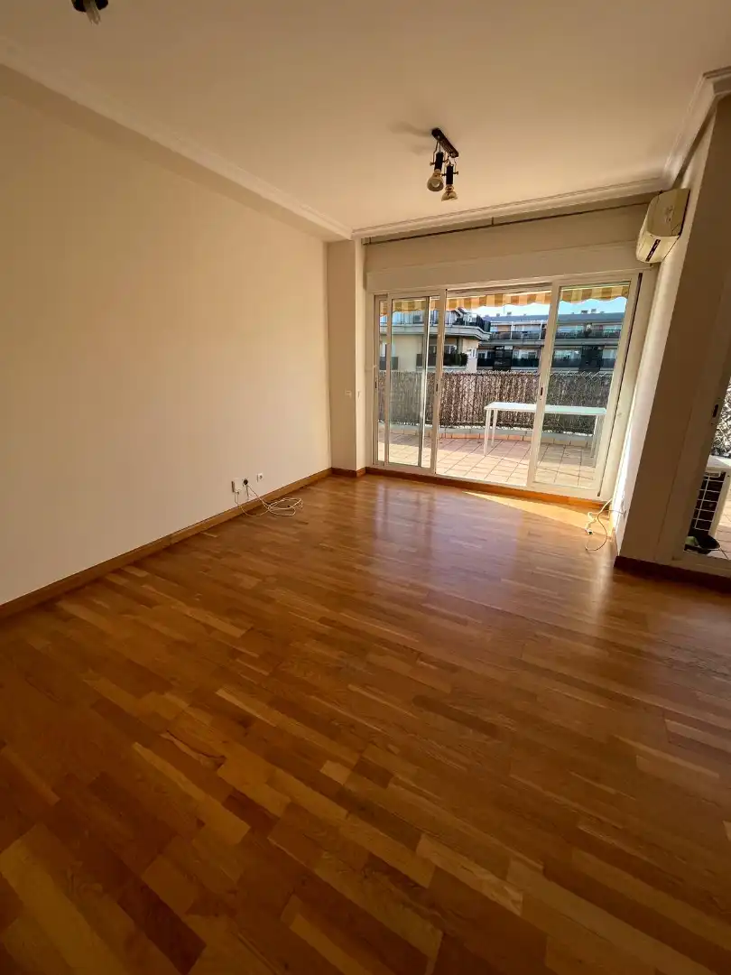 Sala de estar de Ático en venta en Las Rozas de Madrid con Aire acondicionado, Calefacción y Parquet