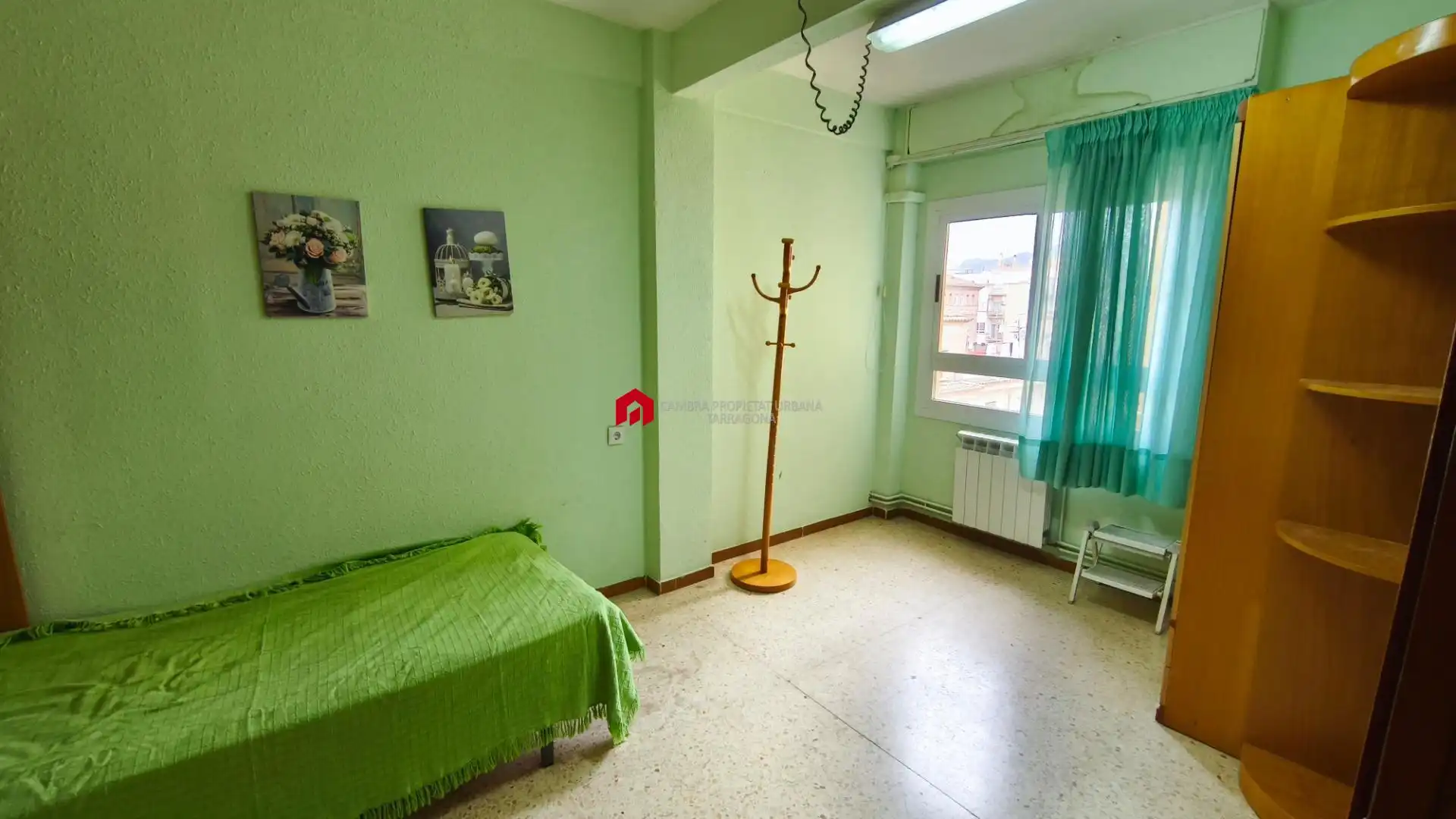 Schlafzimmer von Dachboden zum Verkauf in Tortosa mit Klimaanlage, Heizung und Terrasse