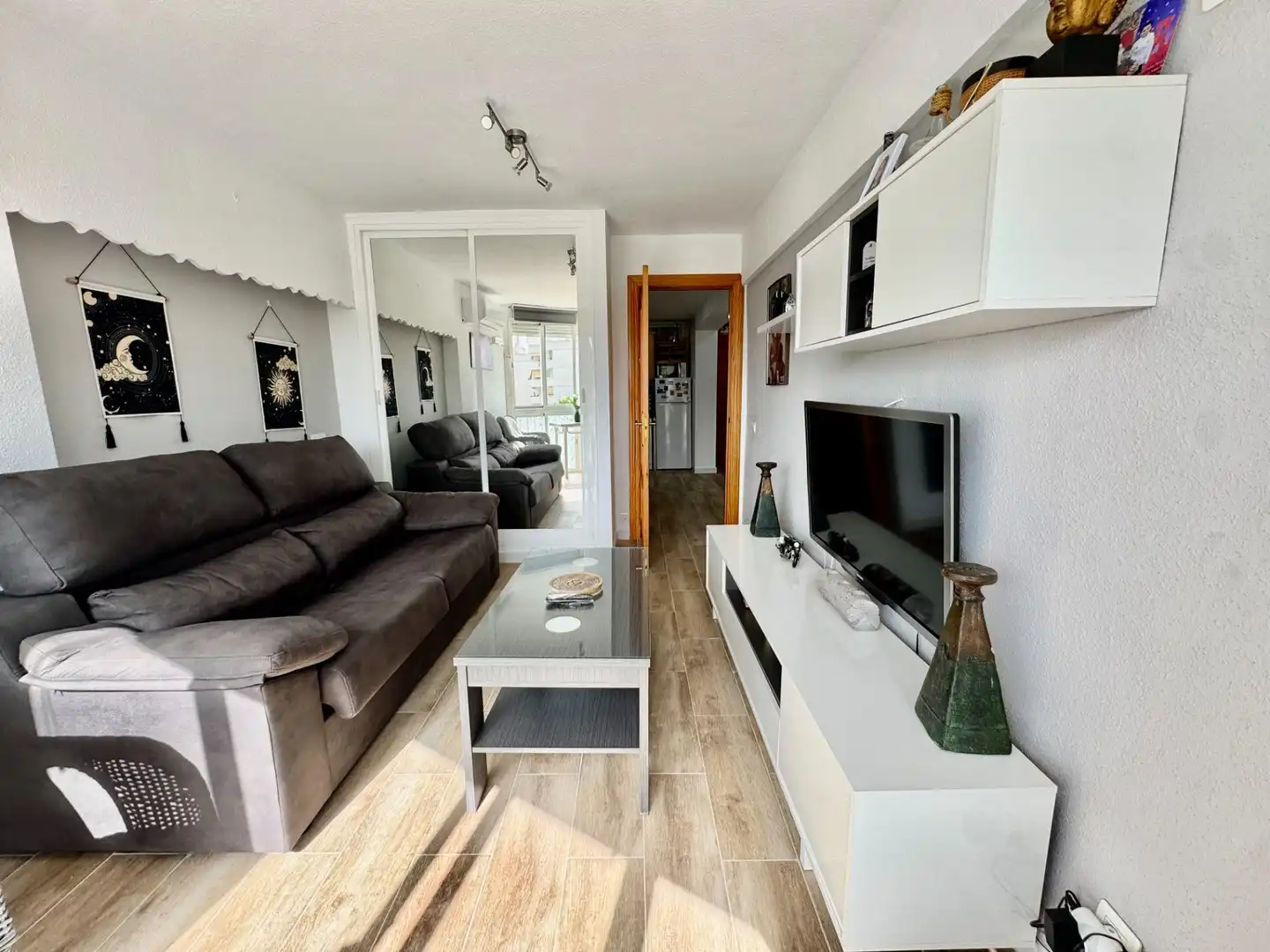 Wohnzimmer von Wohnungen zur Miete in Benalmádena mit Privatgarten, Möbliert und Gemeinschaftspool