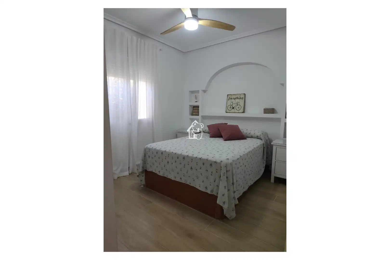 Dormitori de Apartament de lloguer en Orihuela amb Aire condicionat, Jardí privat i Terrassa