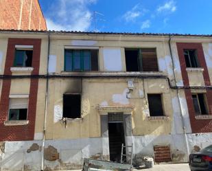 Vista exterior de Casa o xalet en venda en León Capital 