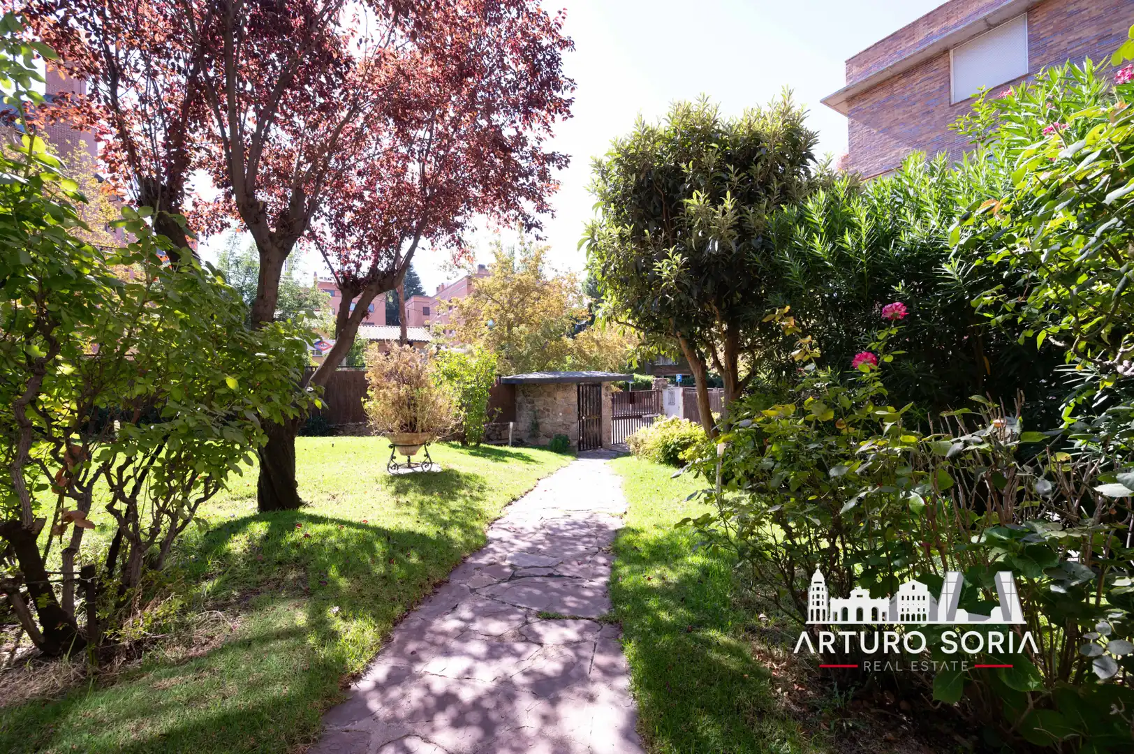 Jardí de Dúplex en venda en Madrid amb Piscina comunitària