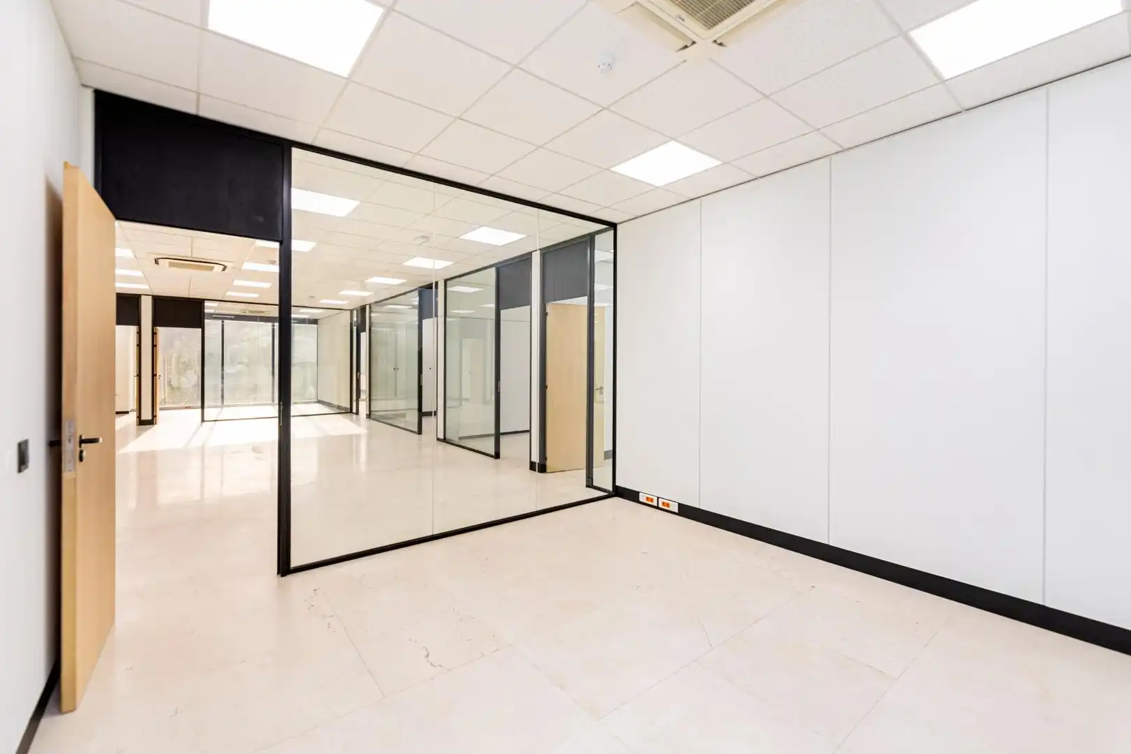 Büro zum Verkauf in Pozuelo de Alarcón mit Klimaanlage und Heizung