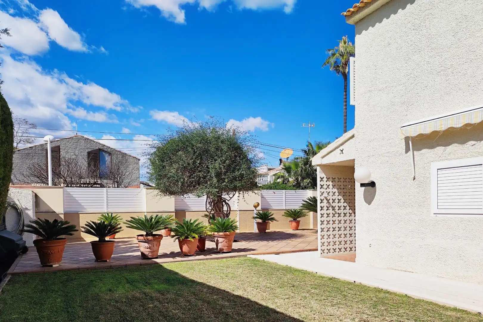 Vista exterior de Casa o chalet en venta en Canet d'En Berenguer con Calefacción, Jardín privado y Terraza
