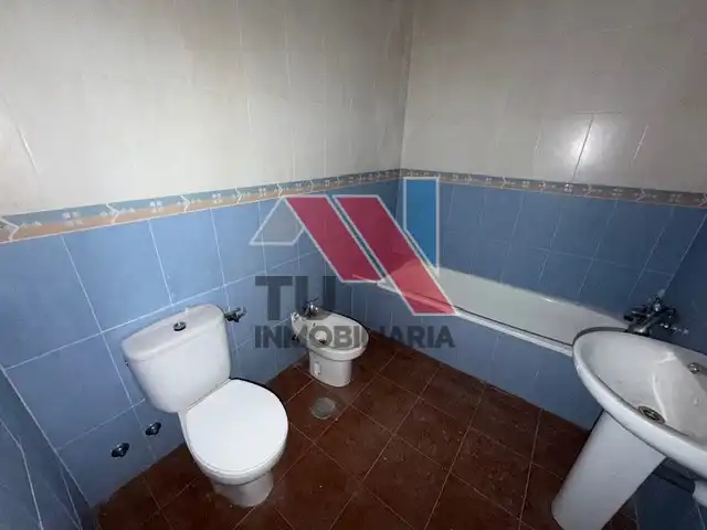 Bany de Casa o xalet en venda en Otero amb Calefacció, Jardí privat i Balcó