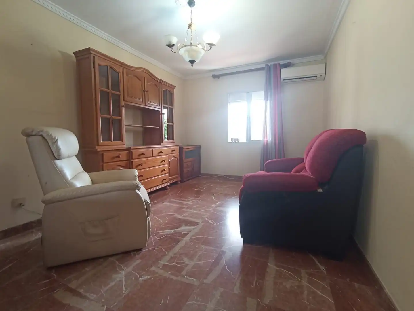 Sala d'estar de Casa o xalet en venda en Mijas amb Aire condicionat, Jardí privat i Traster