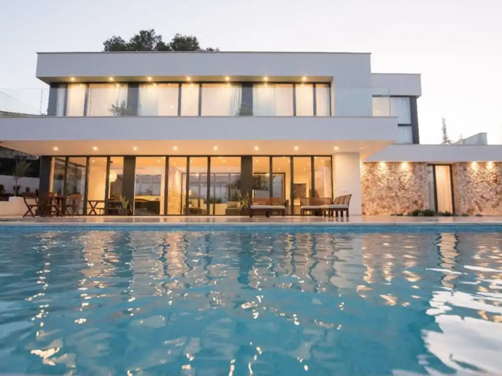 Schwimmbecken von Haus oder Chalet zur Miete in Calvià mit Klimaanlage, Privatgarten und Terrasse