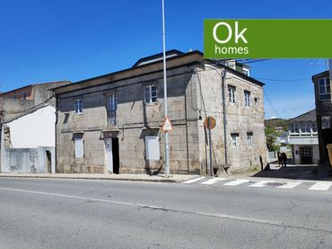 Casa amb balcó en venda a Guitiriz