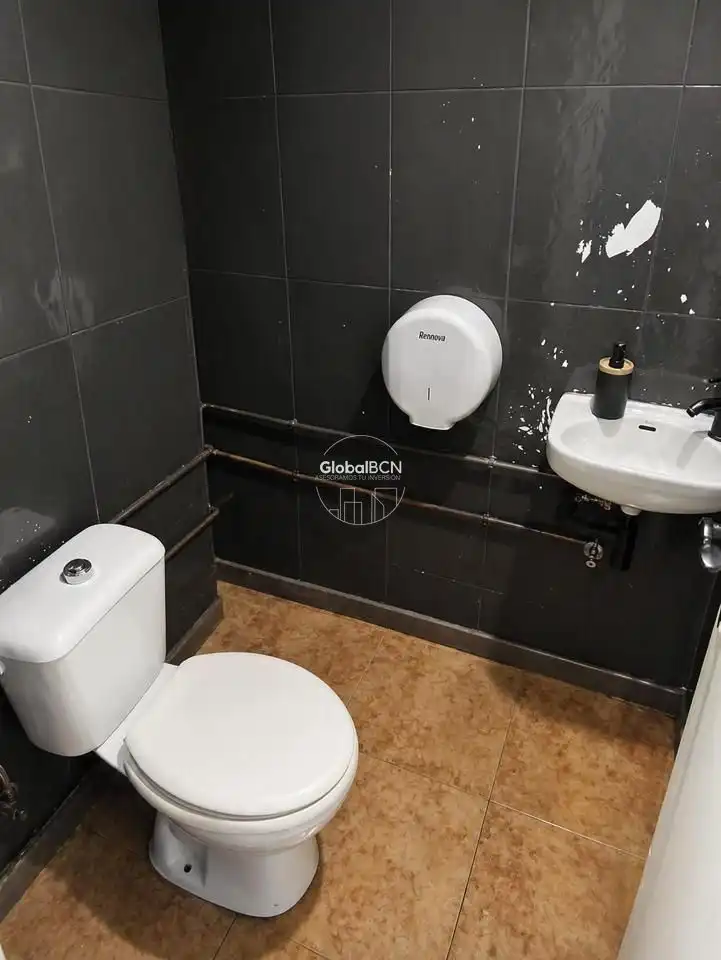 Commercial properties for transfer in Del Taulat, El Poblenou