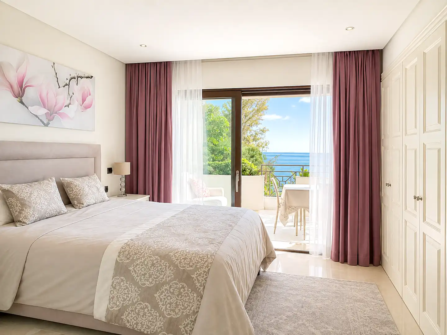 Dormitori de Apartament en venda en Estepona amb Aire condicionat, Terrassa i Piscina