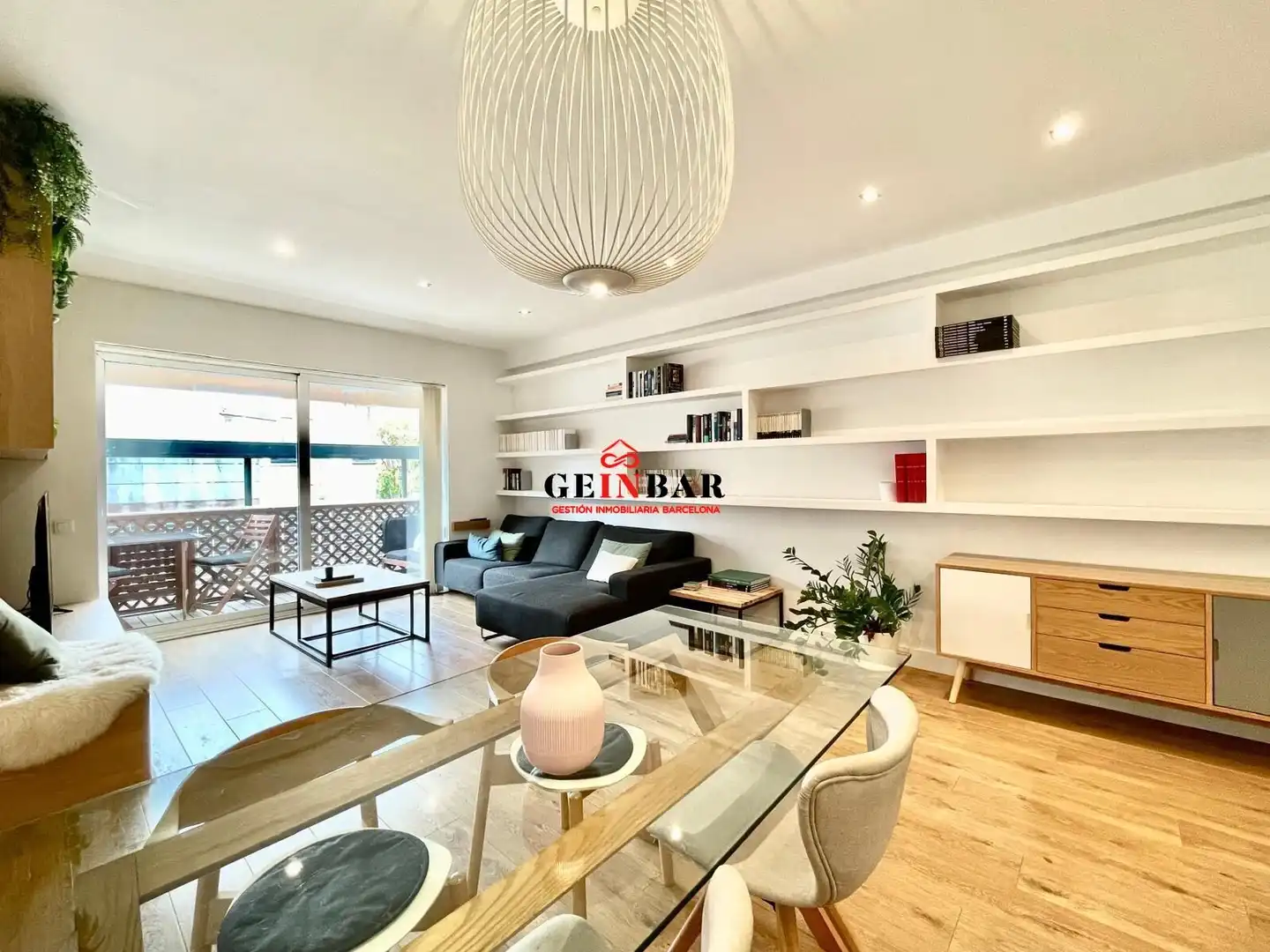 Wohnzimmer von Wohnung zum Verkauf in Barcelona mit Klimaanlage, Heizung und Parkett