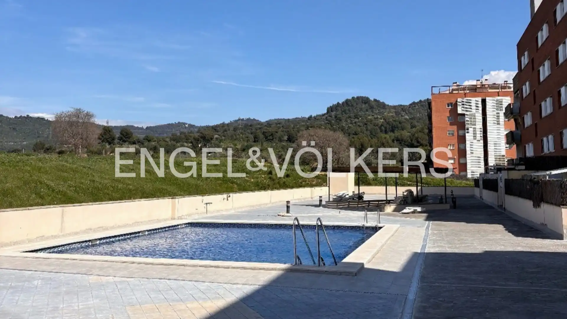 Swimming pool of Flat for rent in Sant Feliu de Llobregat  with Heating, Furnished and Balcony