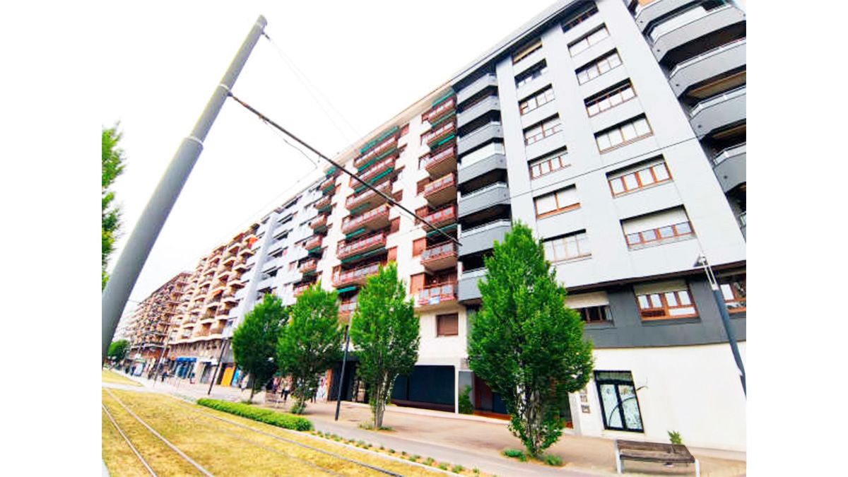 Vista exterior de Local en venda en Vitoria - Gasteiz