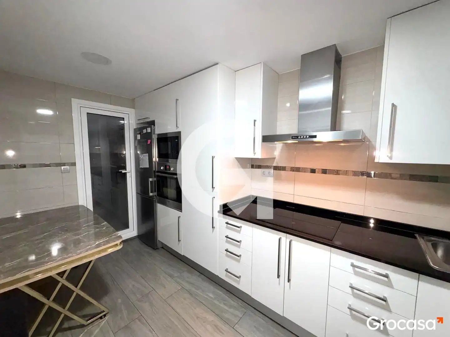 Kitchen of Flat for sale in Mataró  with Furnished, Oven and Washing machine