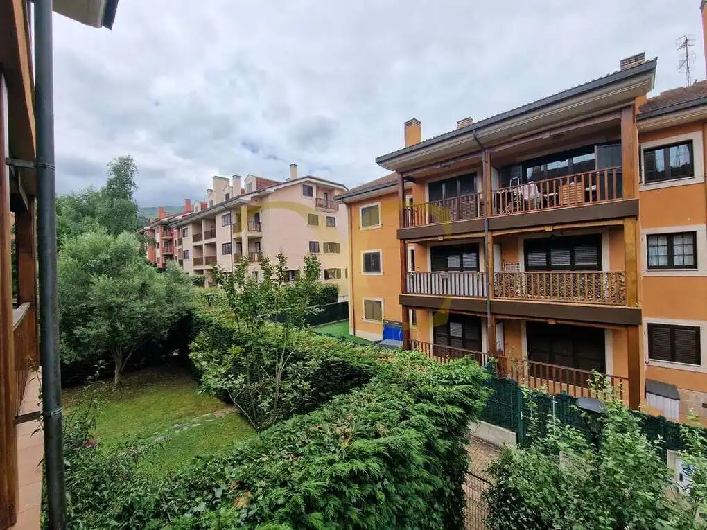 Vista exterior de Piso en venta en Llanes con Calefacción, Terraza y Amueblado