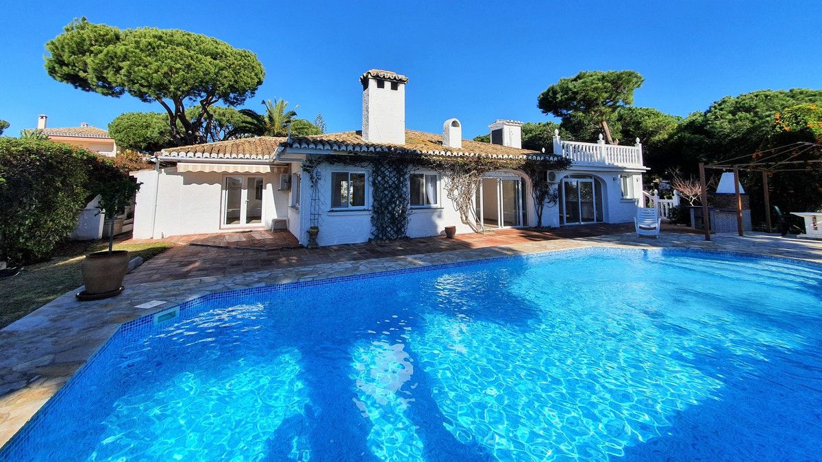 Vista exterior de Casa o xalet de lloguer en Mijas amb Aire condicionat, Jardí privat i Piscina