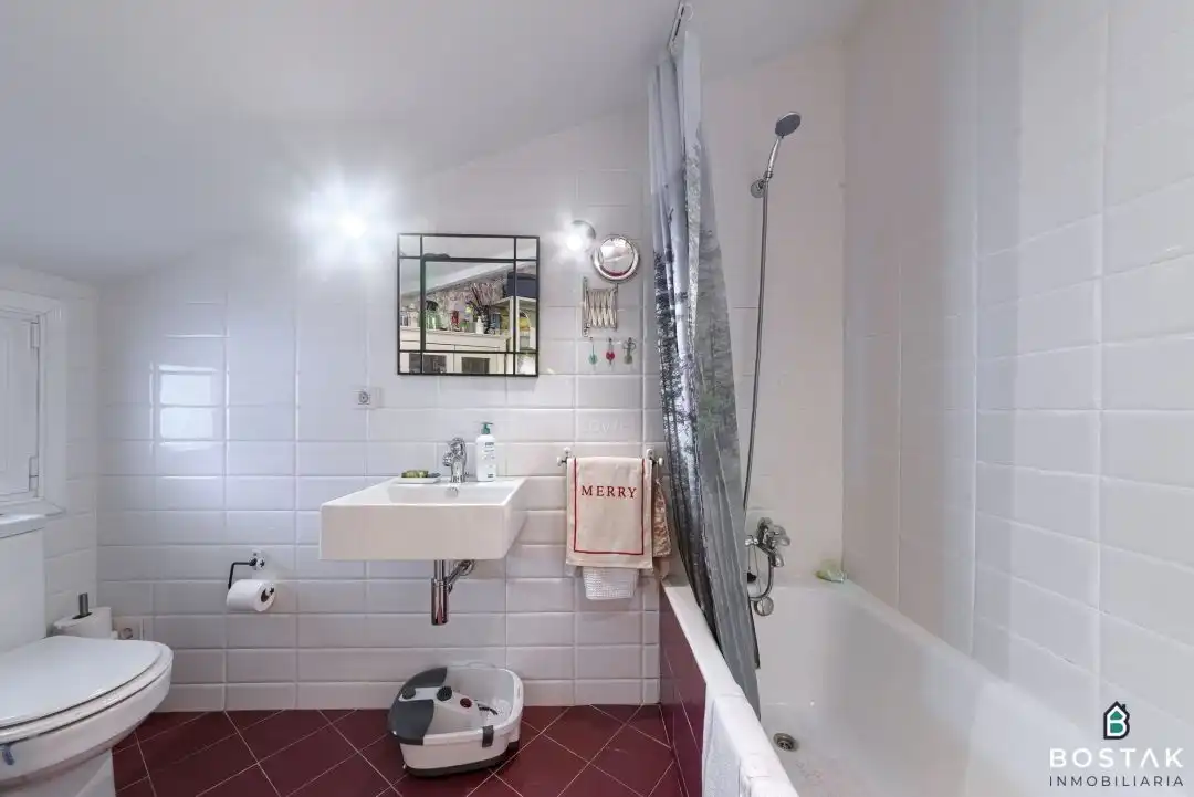 Baño de Ático en venta en Bilbao  con Calefacción